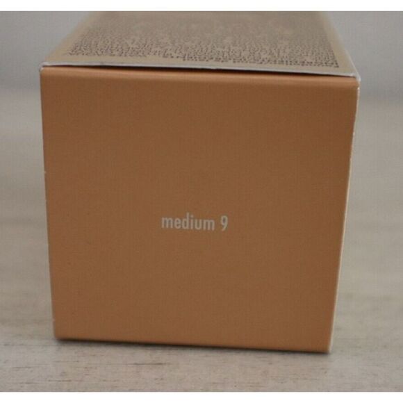 Stila Brown Sugar Plumping Lip Glaze & Medium 9 Foundation & Concealer - Picture 10 of 12